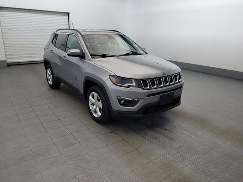 Used 2017 Jeep Compass Latitude w/ Popular Equipment Group AWD/4WD image 13