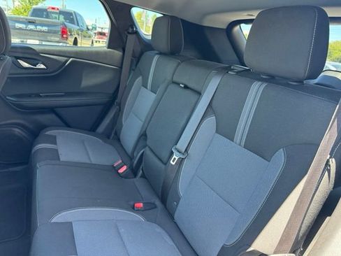 Used 2025 Chevrolet Blazer LT FWD image 12