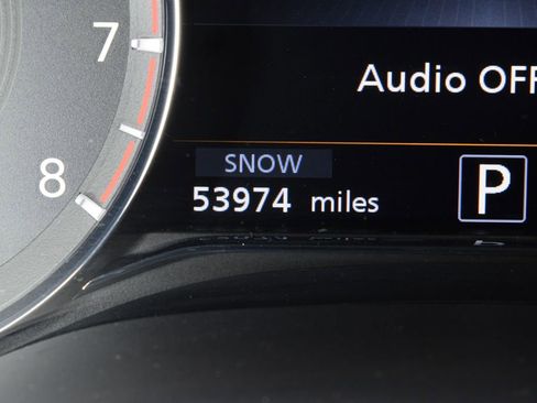 Used 2023 INFINITI QX80 Sensory w/ All-Season Package AWD/4WD image 7