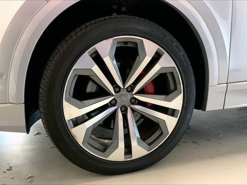Used 2019 Audi Q8 Prestige AWD/4WD image 8