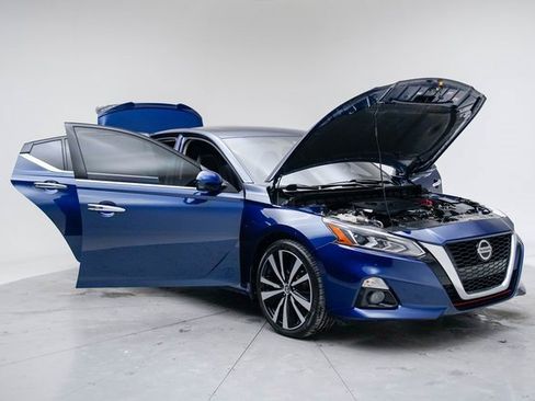 Used 2019 Nissan Altima 2.5 Platinum image 15