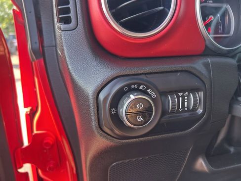 Used 2022 Jeep Gladiator Rubicon w/ LED Lighting Group image 34