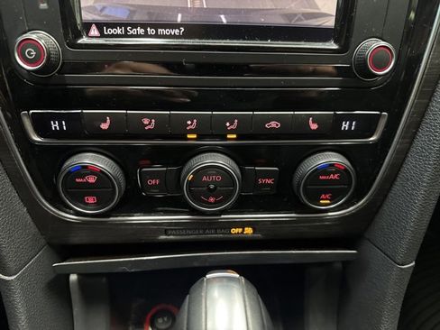 Used 2017 Volkswagen Passat 1.8T SE image 18