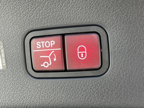 New 2026 Mercedes-Benz GLC 43 AMG 4MATIC Coupe image 12