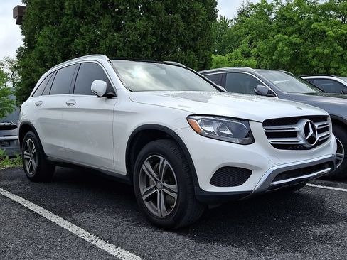Used 2019 Mercedes-Benz GLC 300 4MATIC image 1