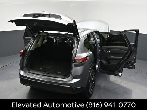 Certified 2026 Nissan Rogue SV AWD/4WD image 32