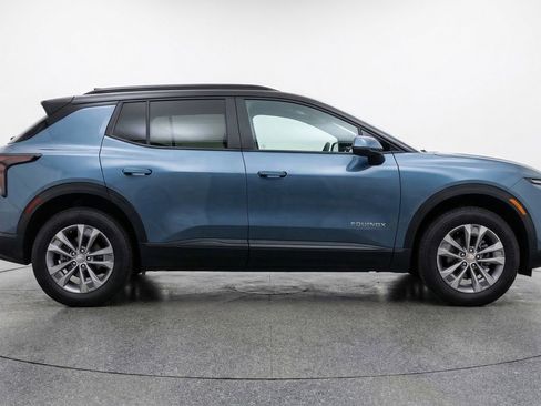 Used 2025 Chevrolet Equinox LT image 11