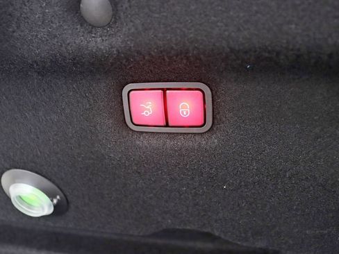 Used 2023 Mercedes-Benz SL 63 AMG 4MATIC image 39
