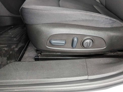 Certified 2022 Chevrolet Malibu LT FWD image 35