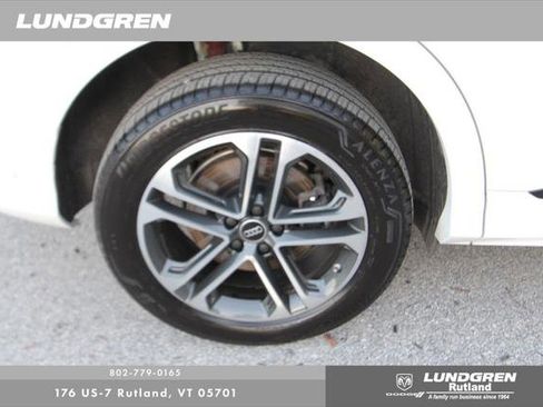 Certified 2025 Audi Q5 Premium w/ Convenience Package AWD/4WD image 19