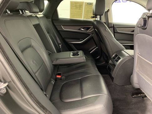 Used 2022 Jaguar F-PACE S image 40