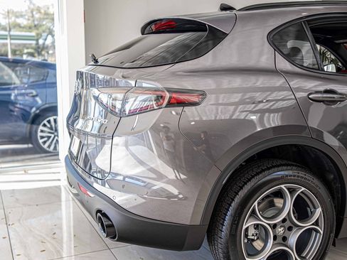 New 2025 Alfa Romeo Stelvio Sprint image 12