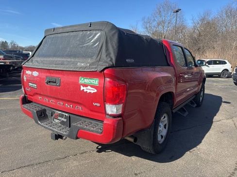 Used 2016 Toyota Tacoma SR w/ Towing Package image 5