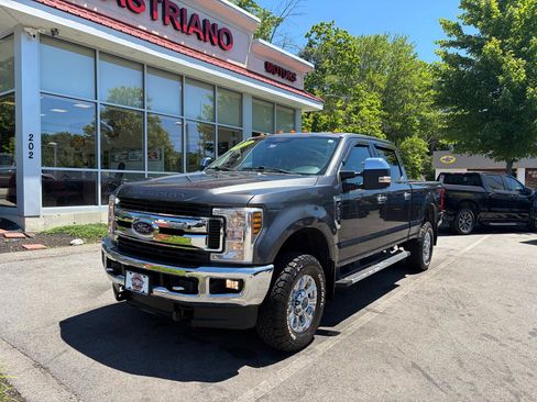Used 2019 Ford F250 XLT w/ XLT Premium Package AWD/4WD image 2