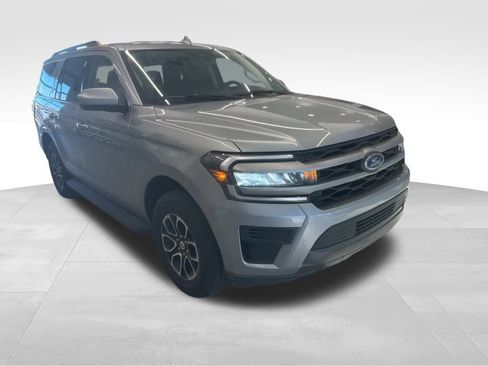 Used 2024 Ford Expedition XLT image 24