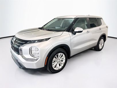 Used 2025 Mitsubishi Outlander ES
