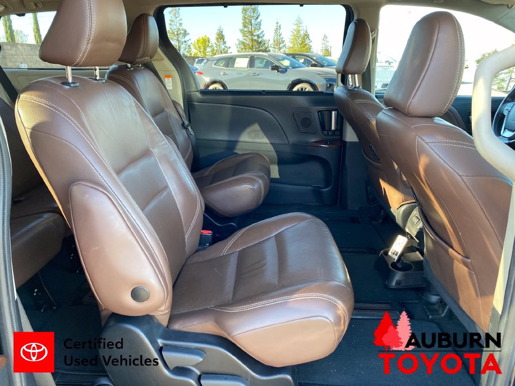 Certified 2019 Toyota Sienna Limited Premium w/ Carpet Mat Package AWD/4WD image 21