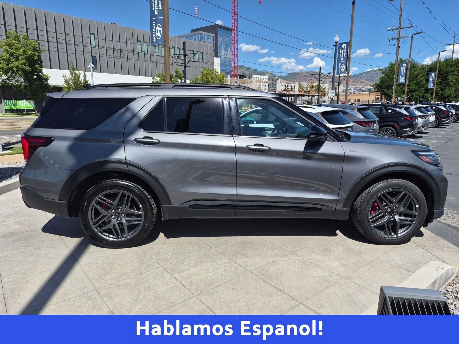 Used 2025 Ford Explorer ST-Line w/ ST-Line Street Pack AWD/4WD image 2