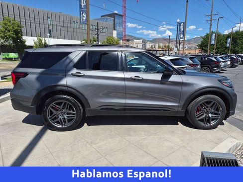 Used 2025 Ford Explorer ST-Line w/ ST-Line Street Pack AWD/4WD image 2