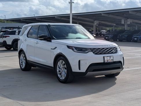 Used 2024 Land Rover Discovery S AWD/4WD image 7