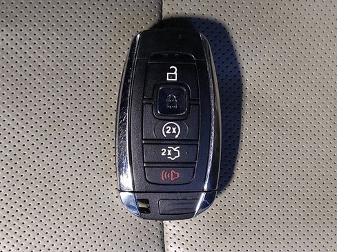 Used 2017 Lincoln MKZ Reserve w/ Luxury Package image 32