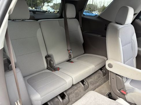 Used 2021 Chevrolet Traverse LT image 10