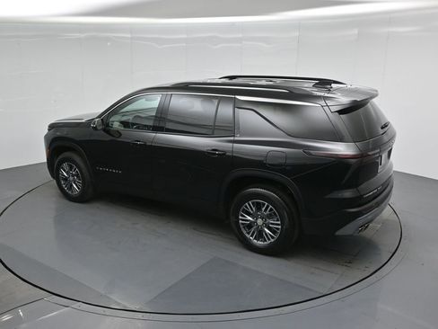 Used 2024 Chevrolet Traverse LT image 41