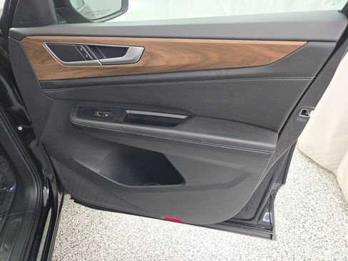 Used 2024 Volkswagen Atlas SE image 6