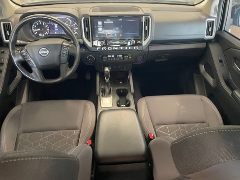 Certified 2025 Nissan Frontier SV w/ SV Convenience Package AWD/4WD image 11