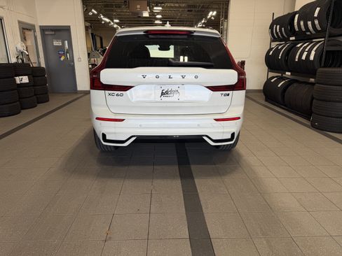 New 2026 Volvo XC60 T8 Ultra w/ Climate Package AWD/4WD image 7
