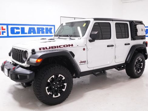 Used 2024 Jeep Wrangler Unlimited Rubicon AWD/4WD image 10