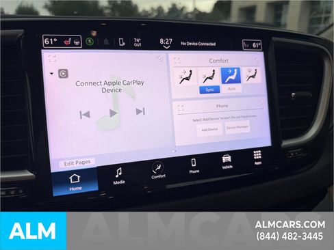 Used 2023 Chrysler Pacifica Touring-L FWD image 16