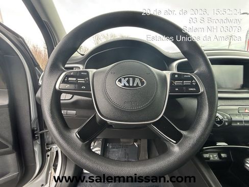 Used 2019 Kia Sorento LX image 9