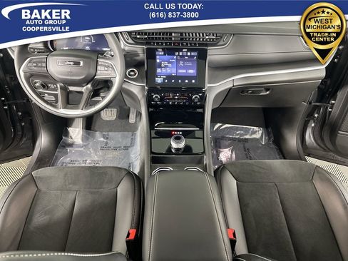 Used 2024 Jeep Grand Cherokee Altitude image 21