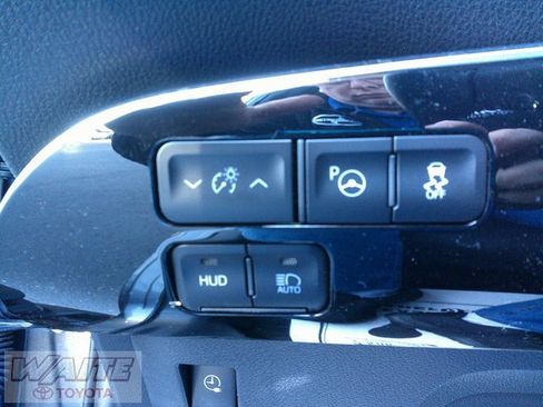 Certified 2022 Toyota Prius Prime Limited image 18