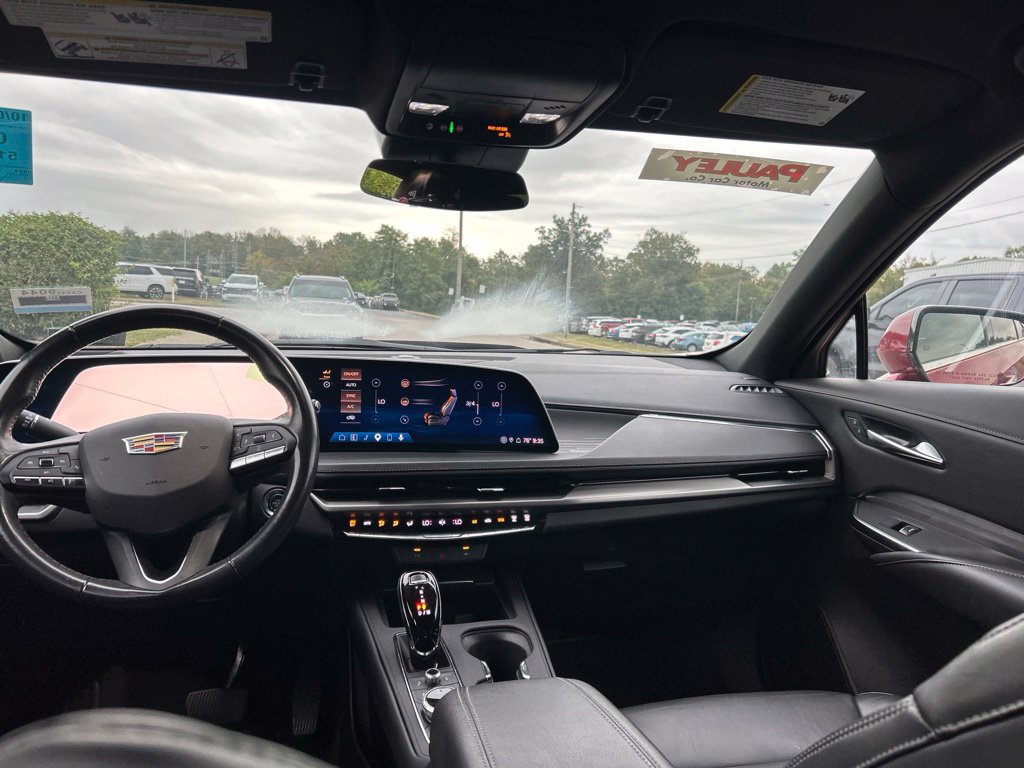 Used 2024 Cadillac XT4 Premium Luxury AWD/4WD image 5