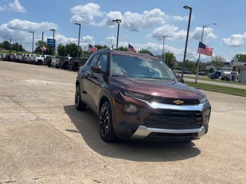 Used 2022 Chevrolet TrailBlazer LT w/ Convenience Package AWD/4WD image 3