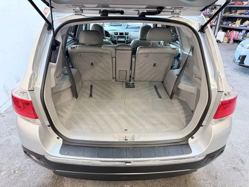 Used 2013 Toyota Highlander Limited w/ Protection Pkg AWD/4WD image 25