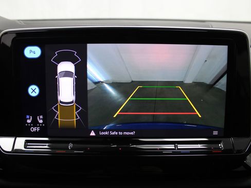 Used 2024 Volkswagen Atlas Cross Sport SE image 43