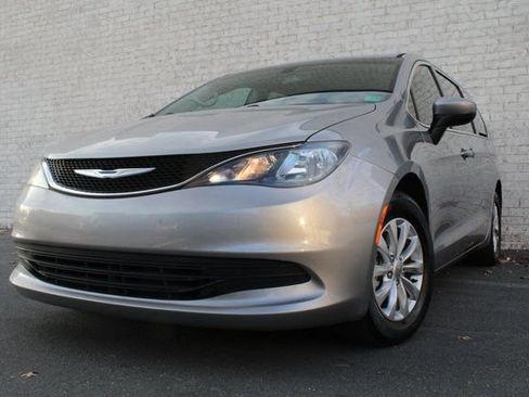 Used 2018 Chrysler Pacifica LX w/ Tire & Wheel Group image 48