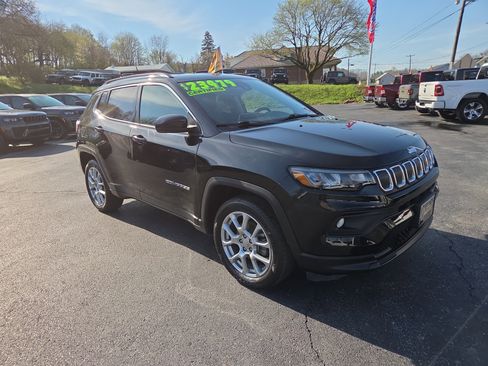 Certified 2022 Jeep Compass Latitude AWD/4WD image 1