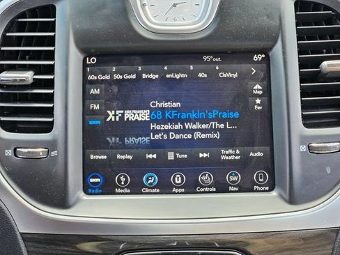 Used 2019 Chrysler 300 Touring L w/ Quick Order Package 22F RWD image 21