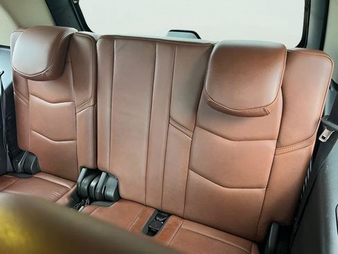 Used 2020 Cadillac Escalade Luxury AWD/4WD image 31