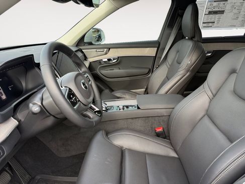 New 2025 Volvo XC90 T8 Ultra w/ Protection Package Premier image 9