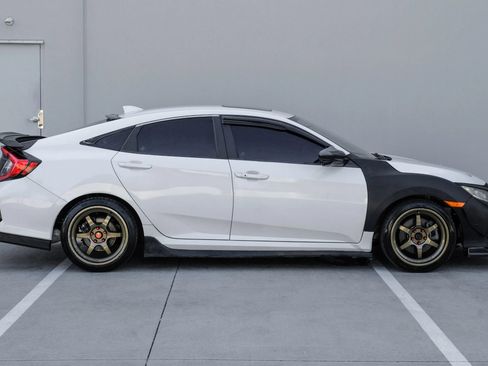 Used 2018 Honda Civic Si image 9