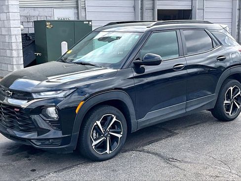 Used 2023 Chevrolet TrailBlazer RS w/ Sun and Liftgate Package image 2
