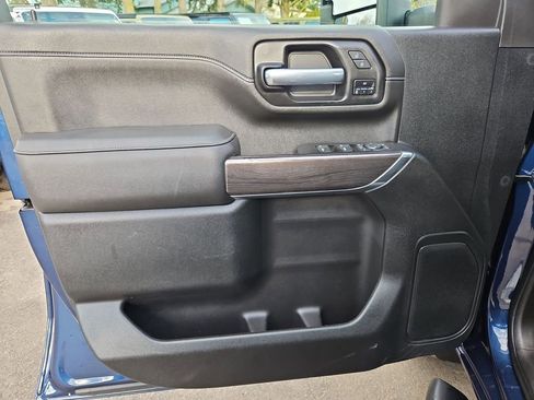 Used 2021 Chevrolet Silverado 3500 LTZ w/ LTZ Convenience Package image 11