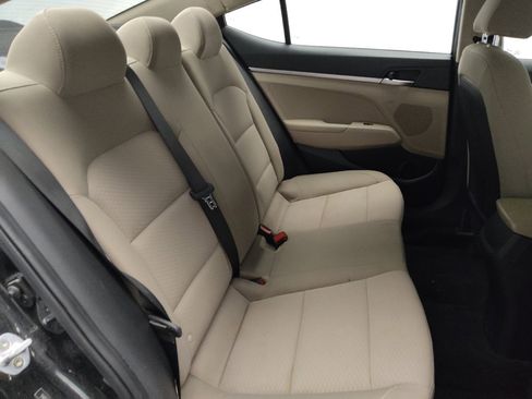 Used 2019 Hyundai Elantra SE image 19