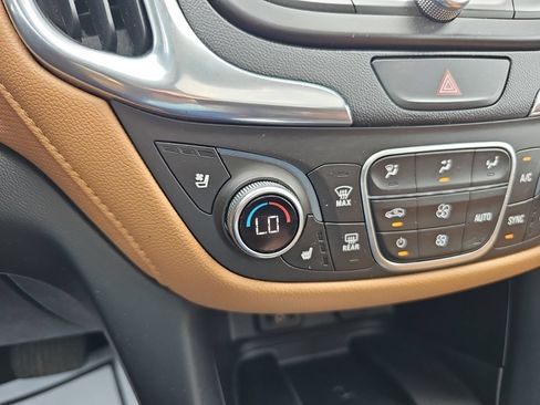 Used 2018 Chevrolet Equinox Premier FWD image 18