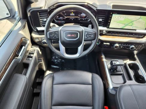 Used 2025 GMC Sierra 1500 Elevation w/ Elevation Premium Package AWD/4WD image 11